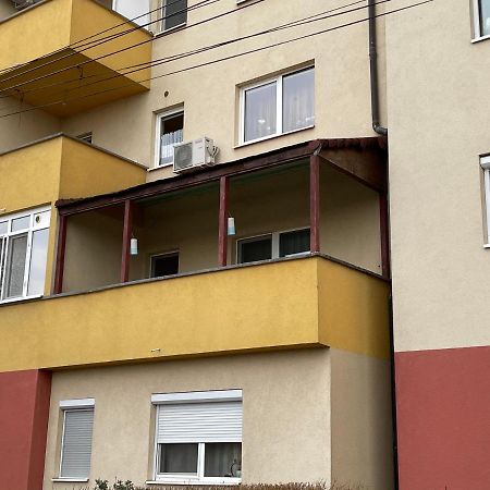 Motorway Alfa Apartament Appartement Arad Buitenkant foto