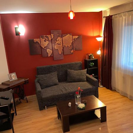 Motorway Alfa Apartament Appartement Arad Buitenkant foto