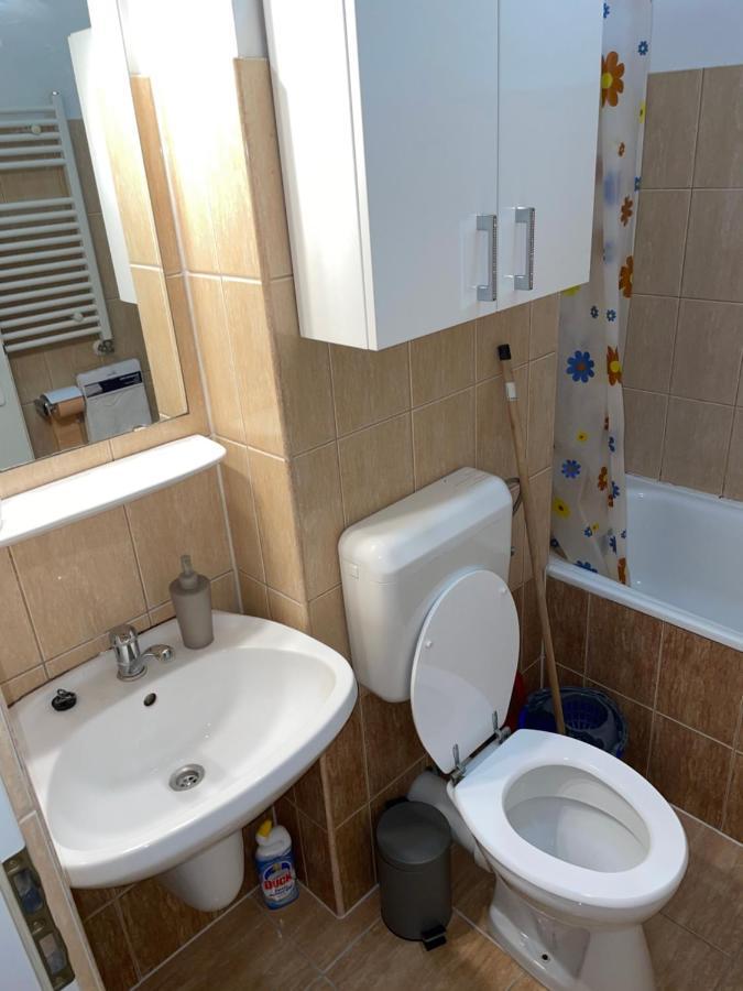 Motorway Alfa Apartament Appartement Arad Buitenkant foto