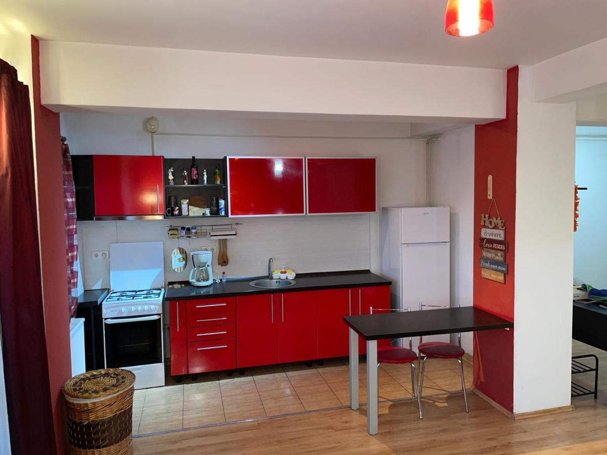 Motorway Alfa Apartament Appartement Arad Buitenkant foto
